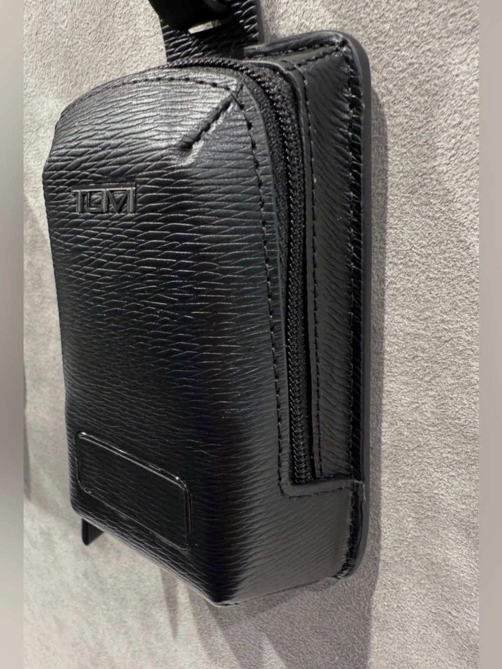 NEW Tumi EMBOSSED Leather Monogram Luggage Tag Zippered Pouch Buckle - BLACK